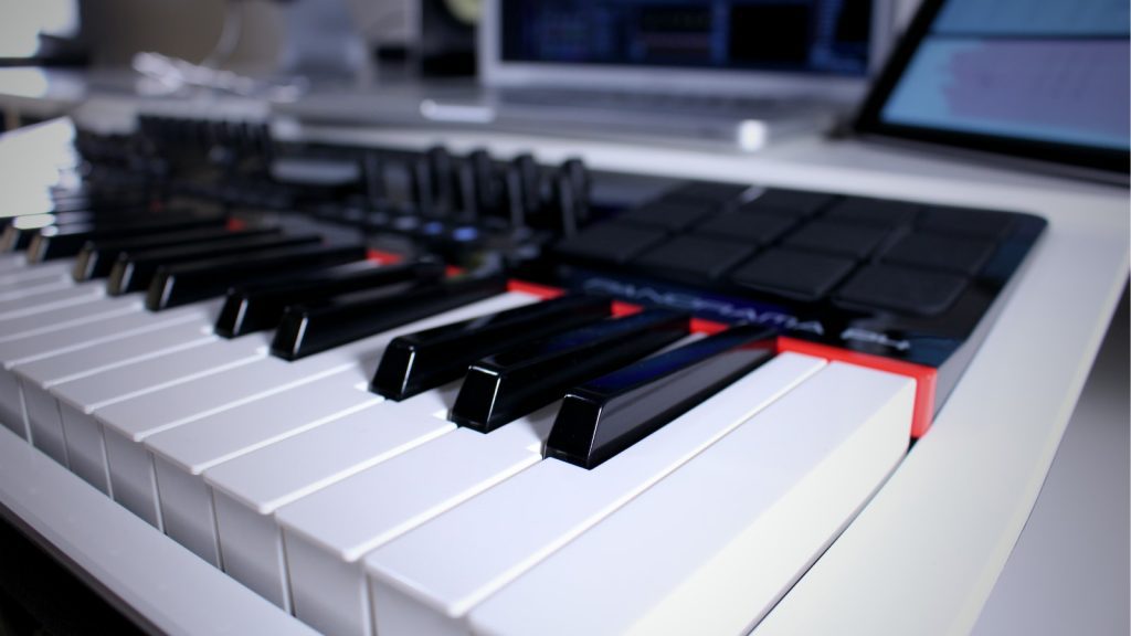 MIDI Keyboard with Piano Keys