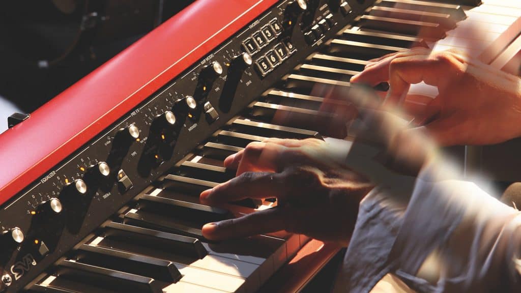 velocity-sensitivity-digital-piano-korg-sv-1