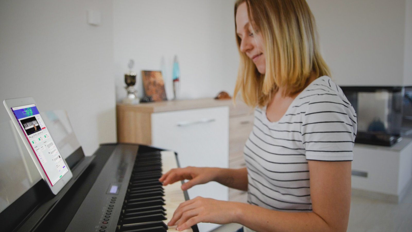 Learn piano online with music2me