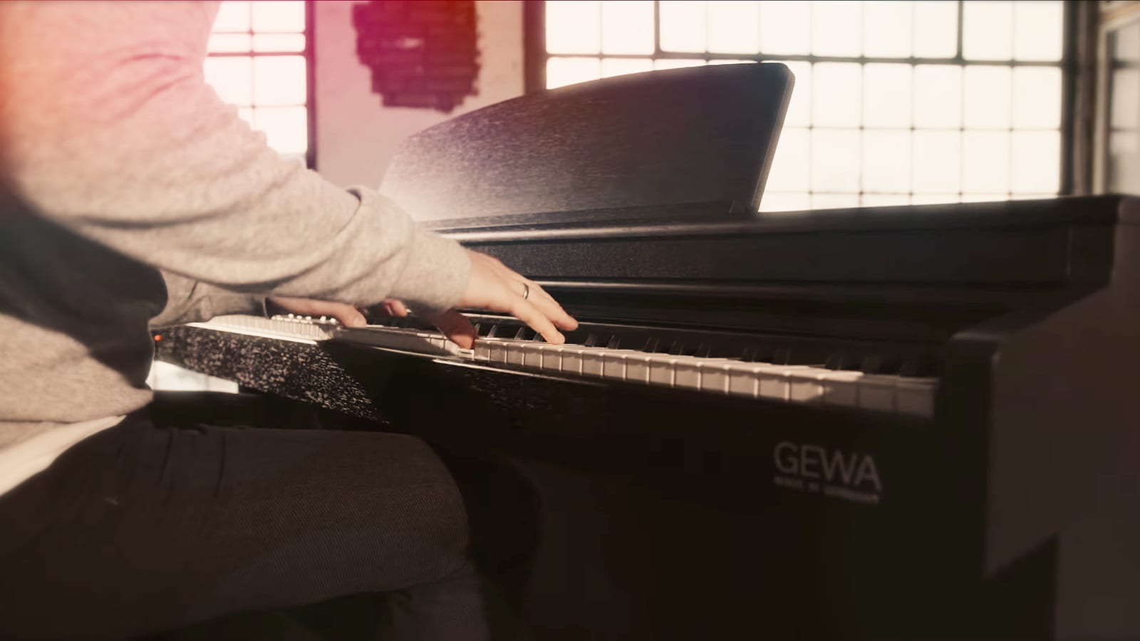 GEWA DP-345 - Home piano for beginners and advanced players (Image source: GEWA)