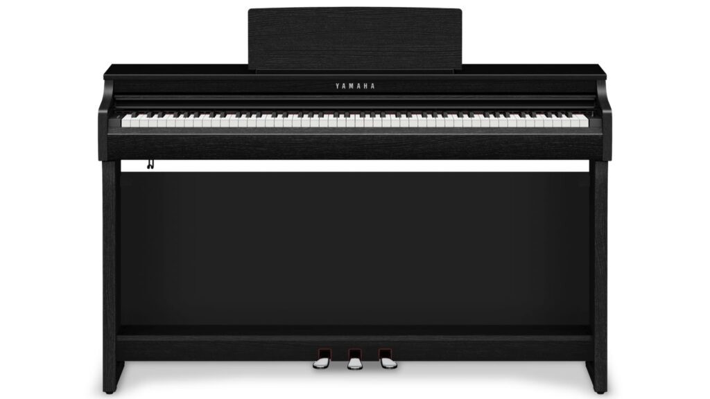 yamaha-clp-825-front