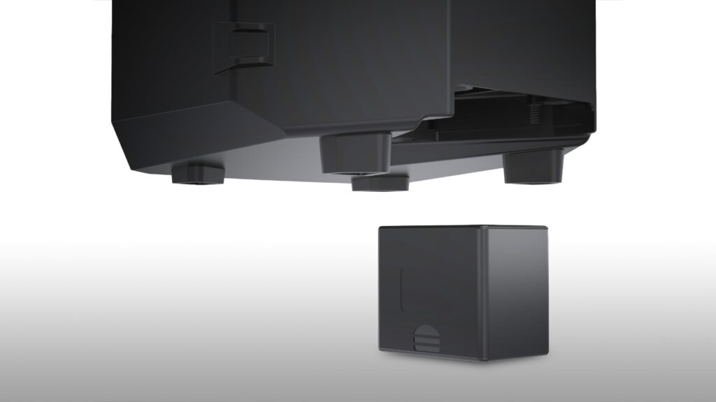 You can replace the GB-100 battery module, allowing you to continue playing after a quick change. (Image Source: Mackie)